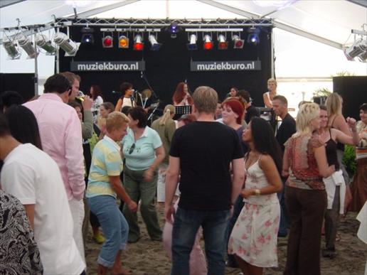 De grote trekkers op die dag waren het feestprogramma bij café Goed Proeven en de Klarenmarkt.