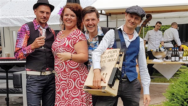 Vera and Friends rondlopende muzikanten Vera and Friends rondlopende muzikanten