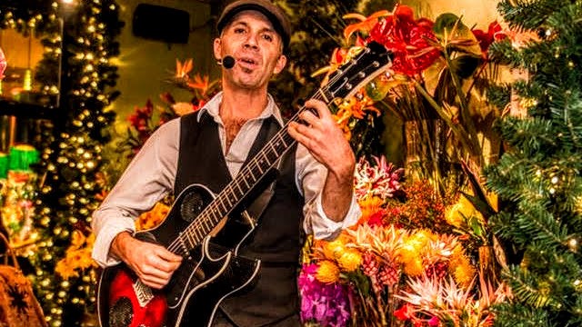 Zanger Gitarist Jackbox muziek in een stiltegebied Zanger Gitarist Jackbox muziek in een stiltegebied