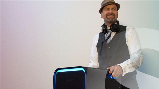 DJ Mobispin bruiloft muziek in festival stijl DJ Mobispin bruiloft muziek in festival stijl