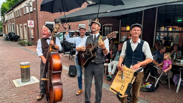 Berkley Brothers muziek aan tafel