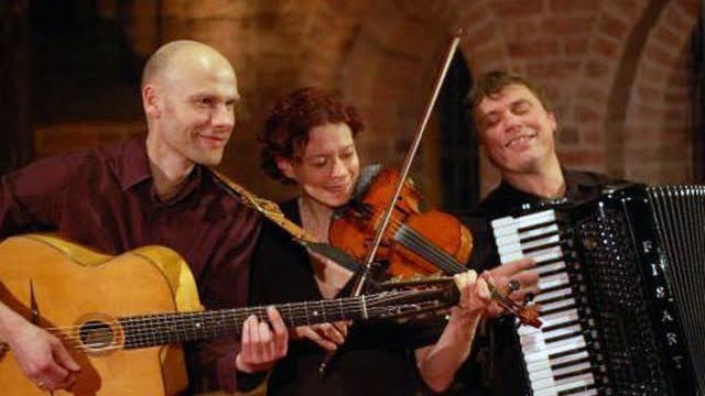 Het Klezmer Trio officieel boeken als Klezmerband Het Klezmer Trio officieel boeken als Klezmerband