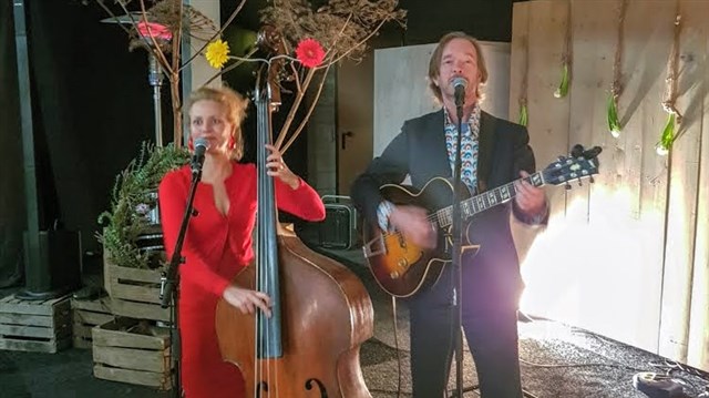 Duo Fris Muziek voor een festivalbruiloft