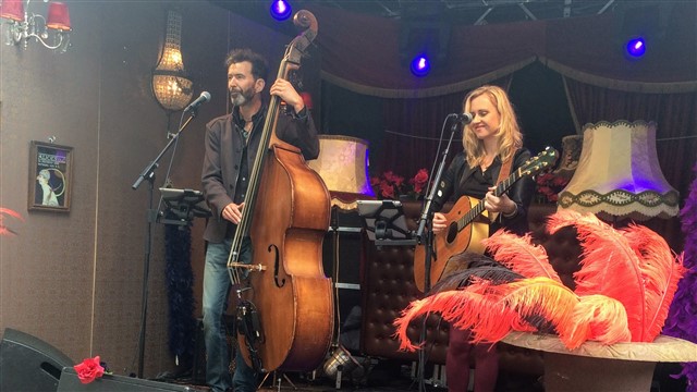 Acoustic Avenue muziek in een stiltegebied Acoustic Avenue muziek in een stiltegebied