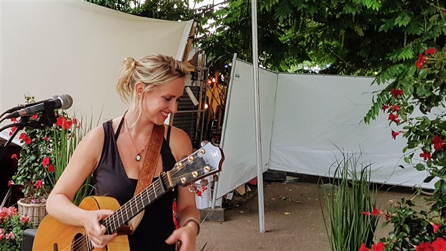 Acoustic Avenue officieel boeken als Mooie bekende liedjes