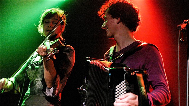 Brogans Bar band met accordeon en gitaar Brogans Bar band met accordeon en gitaar