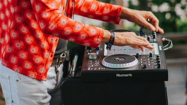 De Mobiele DJ mobiele dj De Mobiele DJ mobiele dj