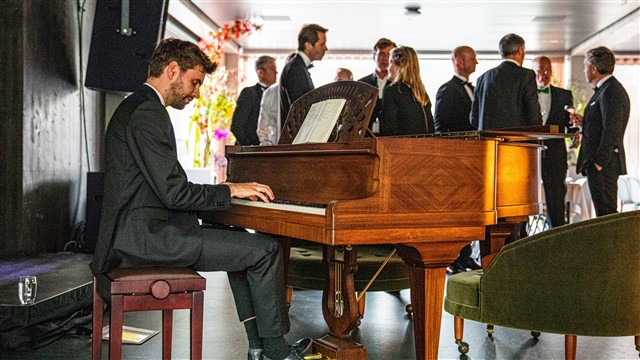 Pianist Marten officieel boeken als Piano Achtergrondmuziek Pianist Marten officieel boeken als Piano Achtergrondmuziek