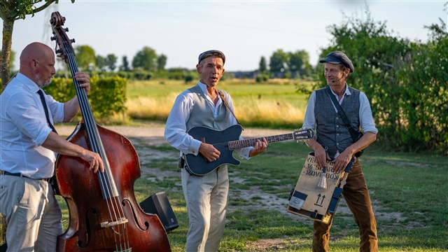 B-Bops Muziek bij een borrel of receptie actfoto B-Bops Muziek bij een borrel of receptie actfoto
