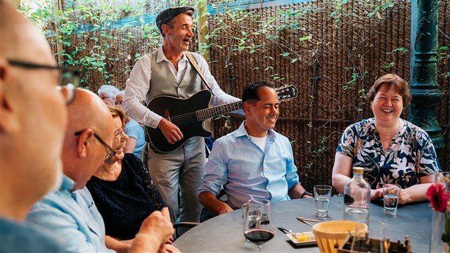 B-Bops live muziek in een natuurgebied actfoto