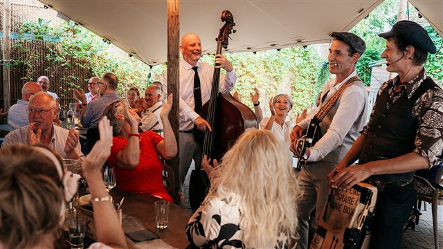 B-Bops officieel boeken als Mobiele Akoestische Band B-Bops officieel boeken als Mobiele Akoestische Band