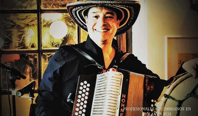 Latin Accordeonist Osorio latin muziek Latin Accordeonist Osorio latin muziek