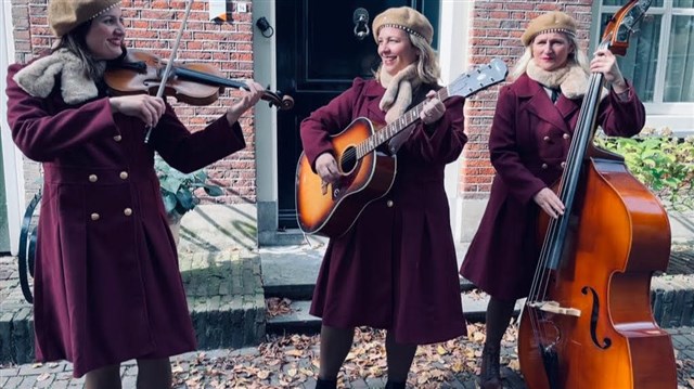 Jennys Roses rondlopende muzikanten