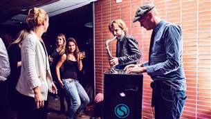 DJ Mobispin - Welkom bij Muziekburo.nl voor feest, bruiloft en evenement